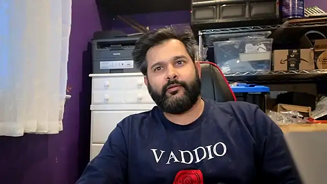 Snapshot of Sakhtlaundaz chatting on 24, 11, 2025 Sakhtlaundaz online show from 24, 11, 2025