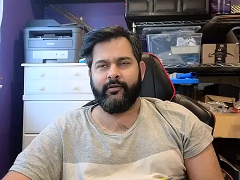 Snapshot of Sakhtlaundaz chatting on 1, 12, 2025 Sakhtlaundaz online show from 1, 12, 2025