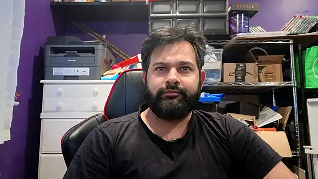 Snapshot of Sakhtlaundaz chatting on 15, 12, 2025 Sakhtlaundaz online show from 15, 12, 2025