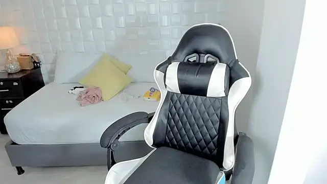 anny rouse24 online show from 1, 4, 2026