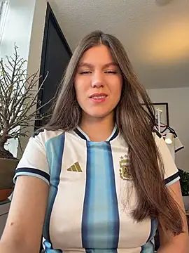 AmelieLaurent  online show from 22, 6, 2026