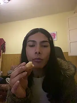 Snapshot of calliemaggotbone chatting on 1, 4, 2026 calliemaggotbone online show from 1, 4, 2026