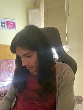 Snapshot of calliemaggotbone chatting on 10, 4, 2026 calliemaggotbone online show from 10, 4, 2026