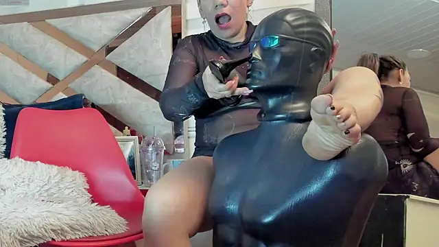  BrendaMichel  online show from 13, 2, 2025