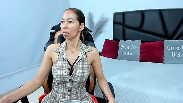 Rosalinda Cortez online show from 25, 9, 2025