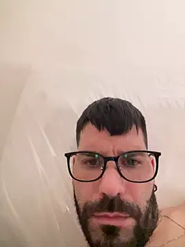 Snapshot of giugy87 chatting on 21, 7, 2026 giugy87 online show from 21, 7, 2026