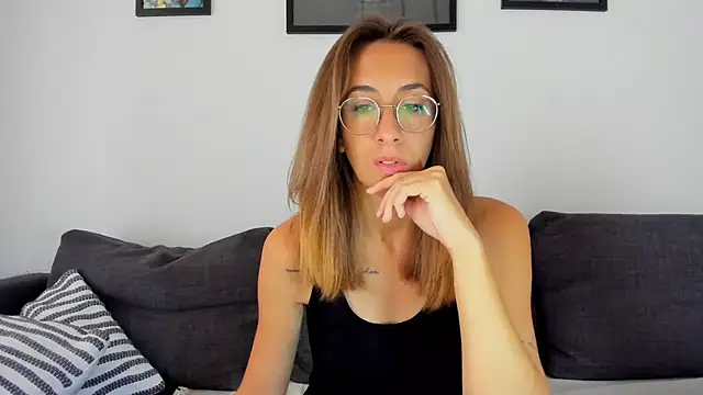 DesireMore90 online show from 26, 9, 2025