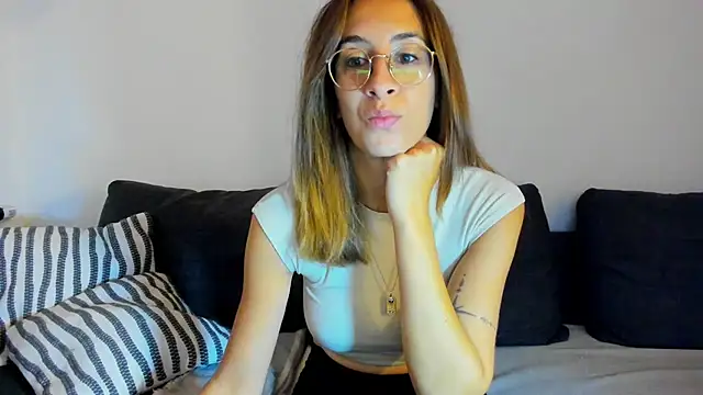 DesireMore90 online show from 8, 10, 2025