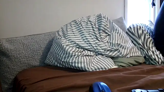 Snapshot of NovaChina chatting on 19, 12, 2025 NovaChina online show from 19, 12, 2025