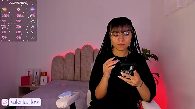 Snapshot of nahia_low chatting on 3, 10, 2025 nahia low online show from 3, 10, 2025