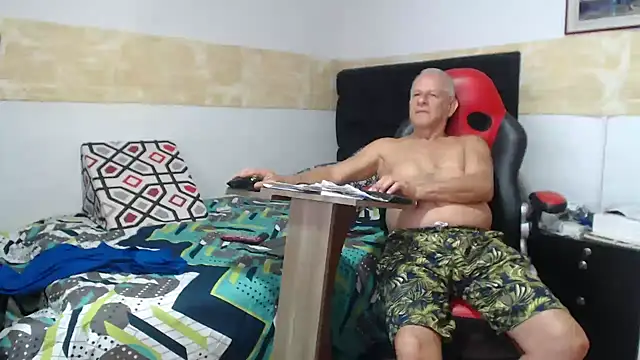 VALENTINO1983  online show from 6, 11, 2025