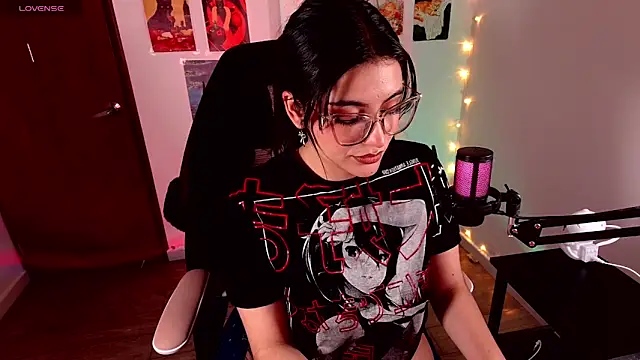 Ellie Jhonson   online show from 10, 4, 2026