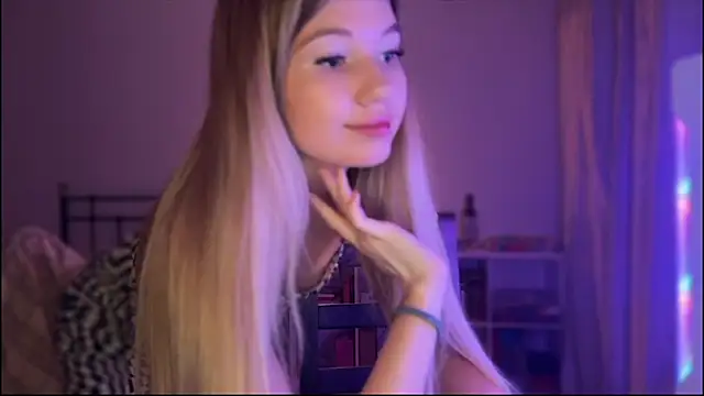 Caramel Peach online show from 11, 9, 2025