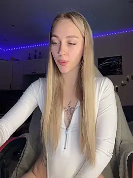 Snapshot of Good__Girl_ chatting on 21, 9, 2025 Good Girl online show from 21, 9, 2025