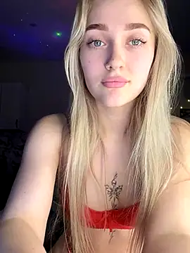 Snapshot of Good__Girl_ chatting on 24, 9, 2025 Good Girl online show from 24, 9, 2025