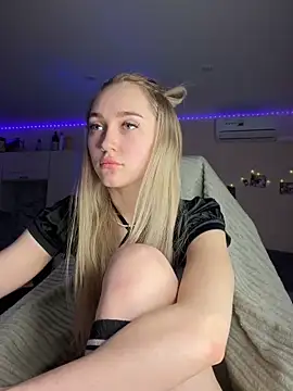 Snapshot of Good__Girl_ chatting on 8, 2, 2026 Good Girl online show from 8, 2, 2026