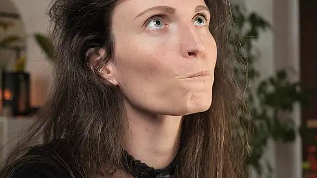 Snapshot of yulladao chatting on 19, 10, 2025 yulladao online show from 19, 10, 2025