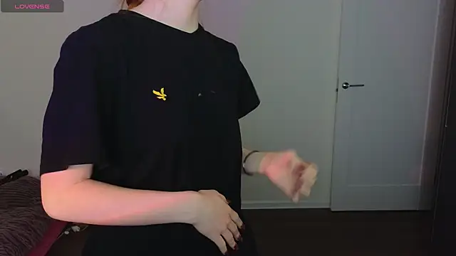 Snapshot of MiaKeler chatting on 8, 2, 2025 MiaKeler online show from 8, 2, 2025