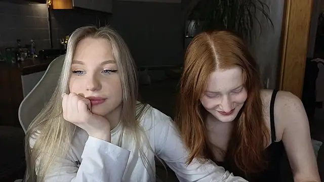 Snapshot of MiaKeler chatting on 5, 3, 2025 MiaKeler online show from 5, 3, 2025