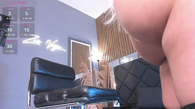 Snapshot of Zoevegass chatting on 10, 2, 2025 Zoevegass online show from 10, 2, 2025