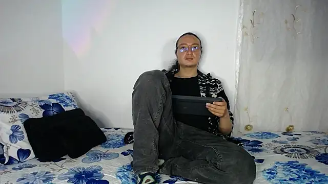 monkeywillwhite online show from 6, 3, 2026