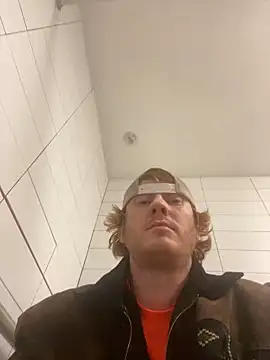 Snapshot of hottestcouplevaa chatting on 3, 12, 2024 hottestcouplevaa online show from 3, 12, 2024