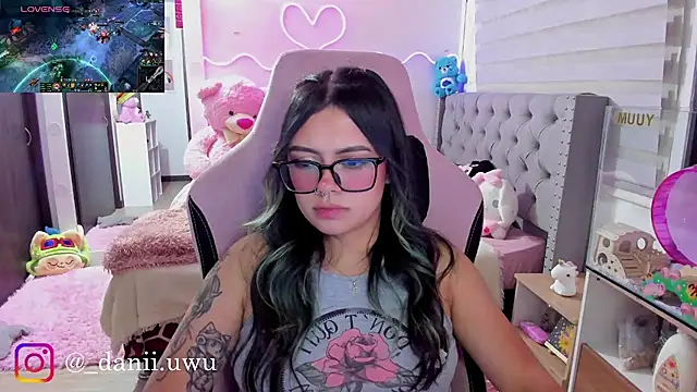 CuteDani  online show from 18, 7, 2026