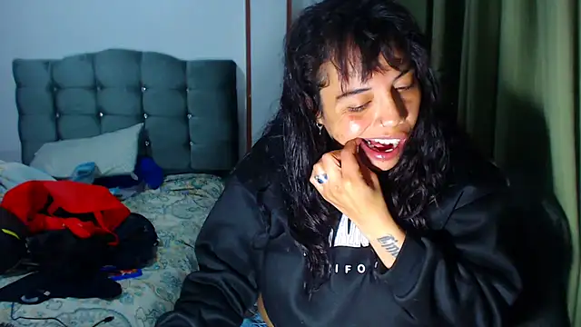 AmaraRoberts420 online show from 14, 1, 2026