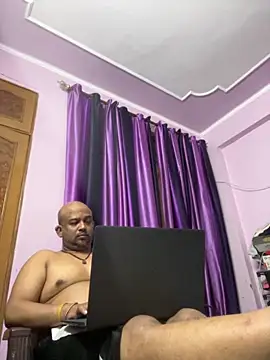 Dick 6inches online show from 18, 10, 2025