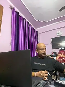 Dick 6inches online show from 27, 10, 2025