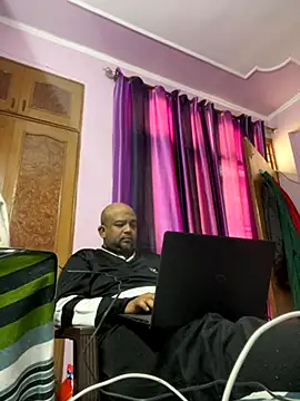 Dick 6inches online show from 29, 11, 2025