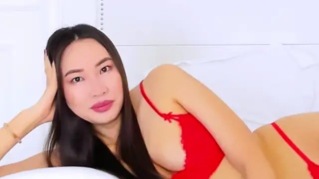 NaomiYuu online show from 27, 10, 2025