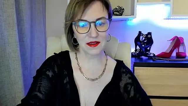 feliziaDesire online show from 24, 11, 2025