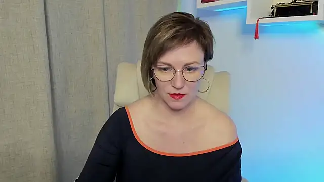 feliziaDesire online show from 6, 5, 2026