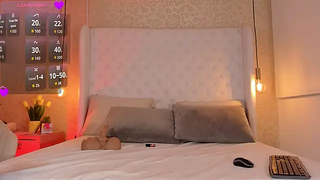 Ashleyy piink online show from 9, 9, 2025