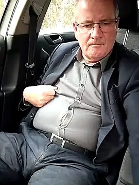 stiffandlubedxh online show from 8, 9, 2025