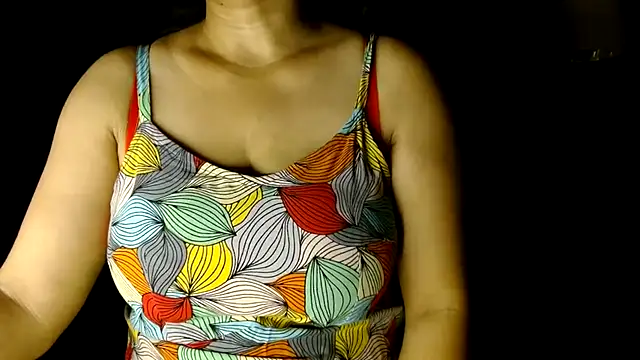 janifer001 online show from 22, 4, 2026