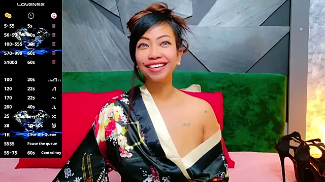 ElyaQuinn online show from 6, 10, 2025