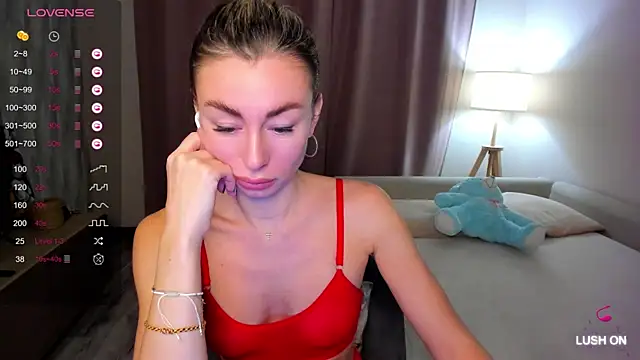 Snapshot of DannaEvan chatting on 12, 1, 2025 DannaEvan online show from 12, 1, 2025