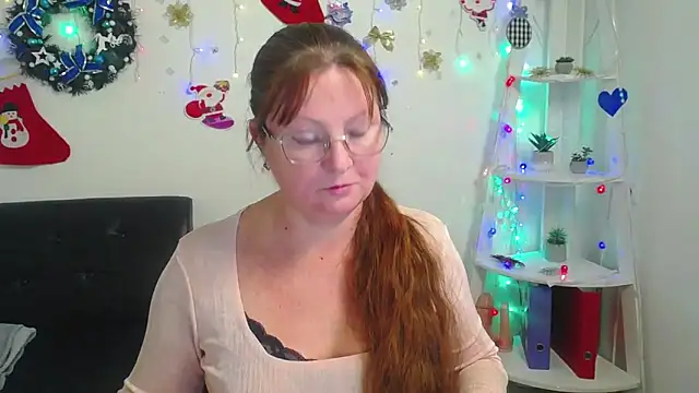Snapshot of VanessaHotts chatting on 7, 1, 2025 VanessaHotts online show from 7, 1, 2025