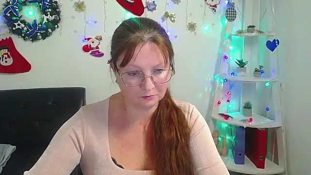 Snapshot of VanessaHotts chatting on 7, 1, 2025 VanessaHotts online show from 7, 1, 2025