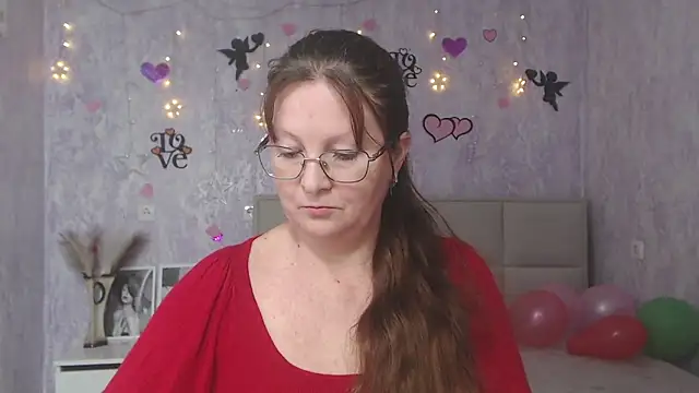 Snapshot of VanessaHotts chatting on 1, 2, 2025 VanessaHotts online show from 1, 2, 2025