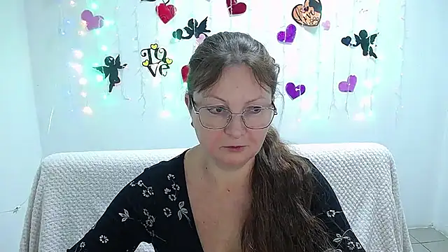 Snapshot of VanessaHotts chatting on 17, 2, 2025 VanessaHotts online show from 17, 2, 2025