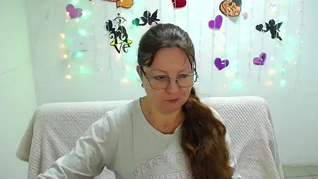 Snapshot of VanessaHotts chatting on 1, 3, 2025 VanessaHotts online show from 1, 3, 2025