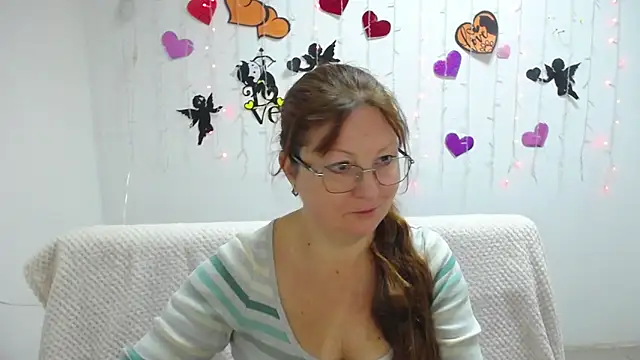 Snapshot of VanessaHotts chatting on 3, 3, 2025 VanessaHotts online show from 3, 3, 2025