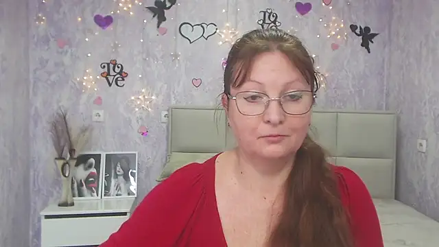Snapshot of VanessaHotts chatting on 5, 3, 2025 VanessaHotts online show from 5, 3, 2025