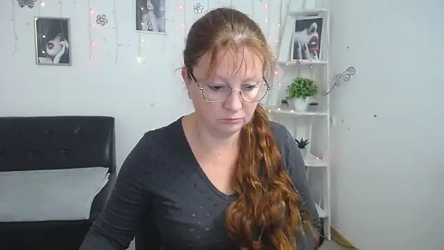 Snapshot of VanessaHotts chatting on 15, 9, 2025 VanessaHotts online show from 15, 9, 2025