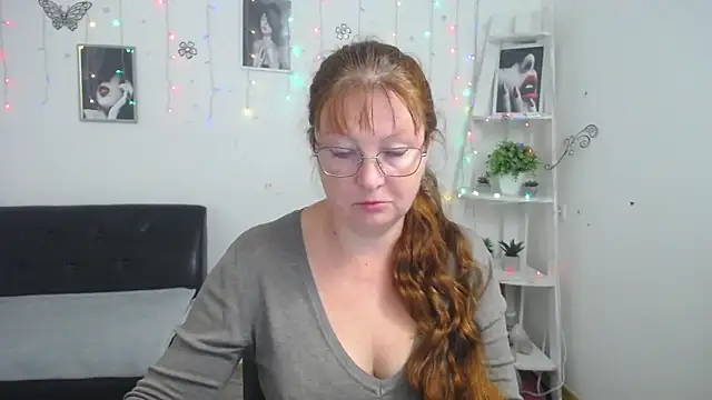 Snapshot of VanessaHotts chatting on 22, 9, 2025 VanessaHotts online show from 22, 9, 2025