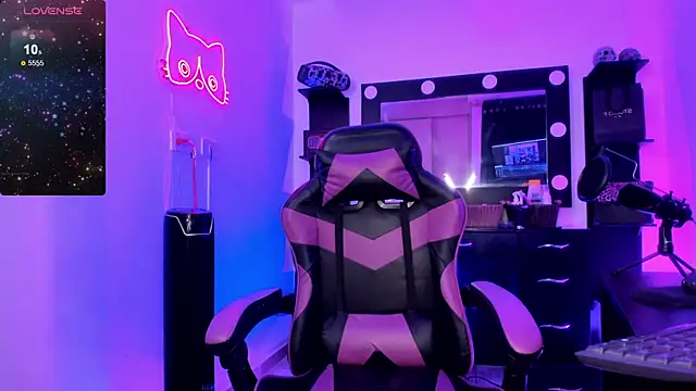 miss kitty online show from 9, 4, 2026