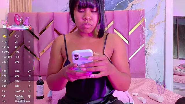 Snapshot of naughty_ebonyy chatting on 14, 9, 2025 naughty ebonyy online show from 14, 9, 2025